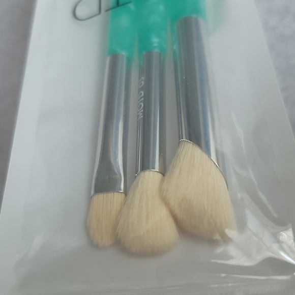 MOTD COSMETICS Seas the Day Makeup Brush Set - Picture 5 of 6